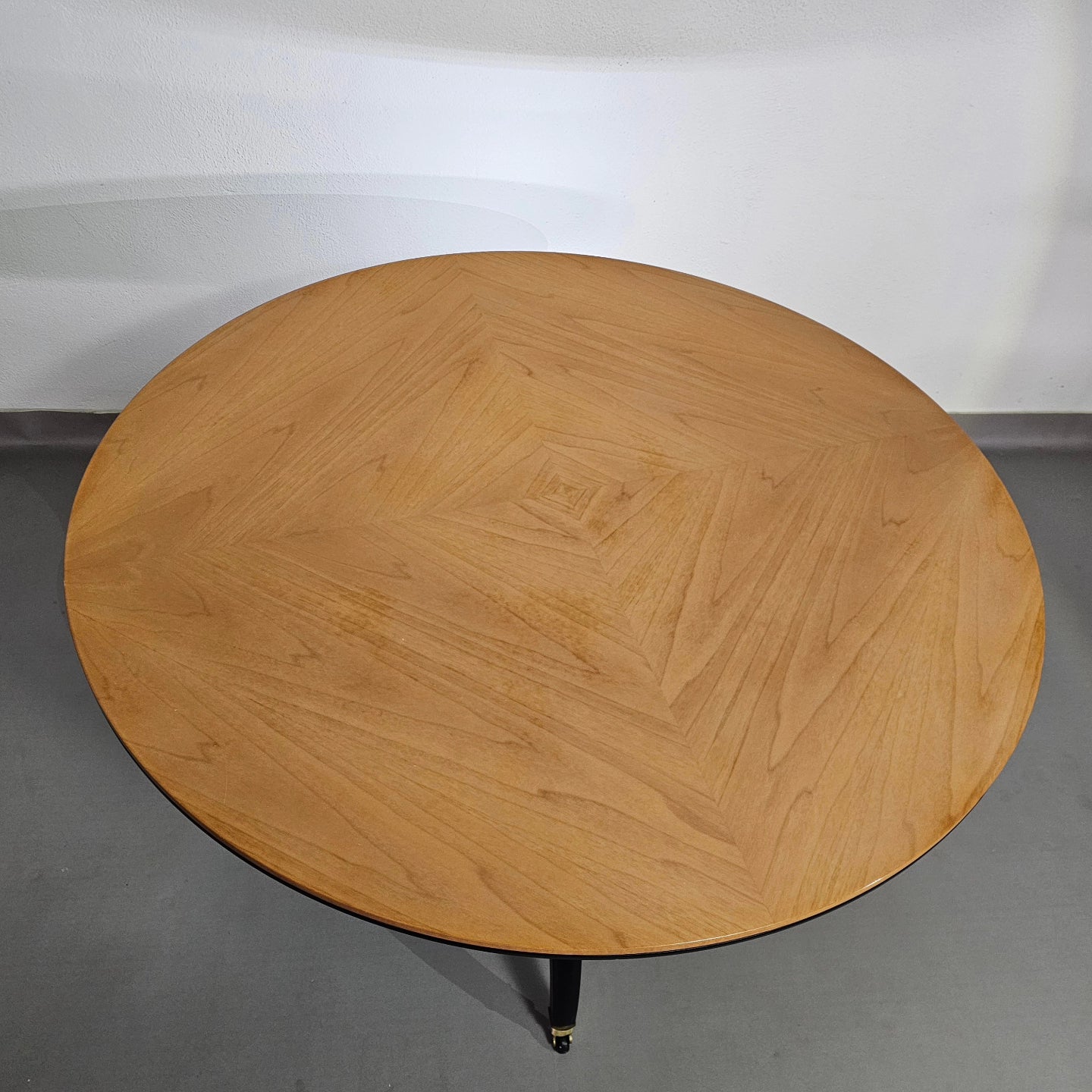 Ronde tafel gesigneerd Giorgetti uit de jaren 80 door Centro Ricerche