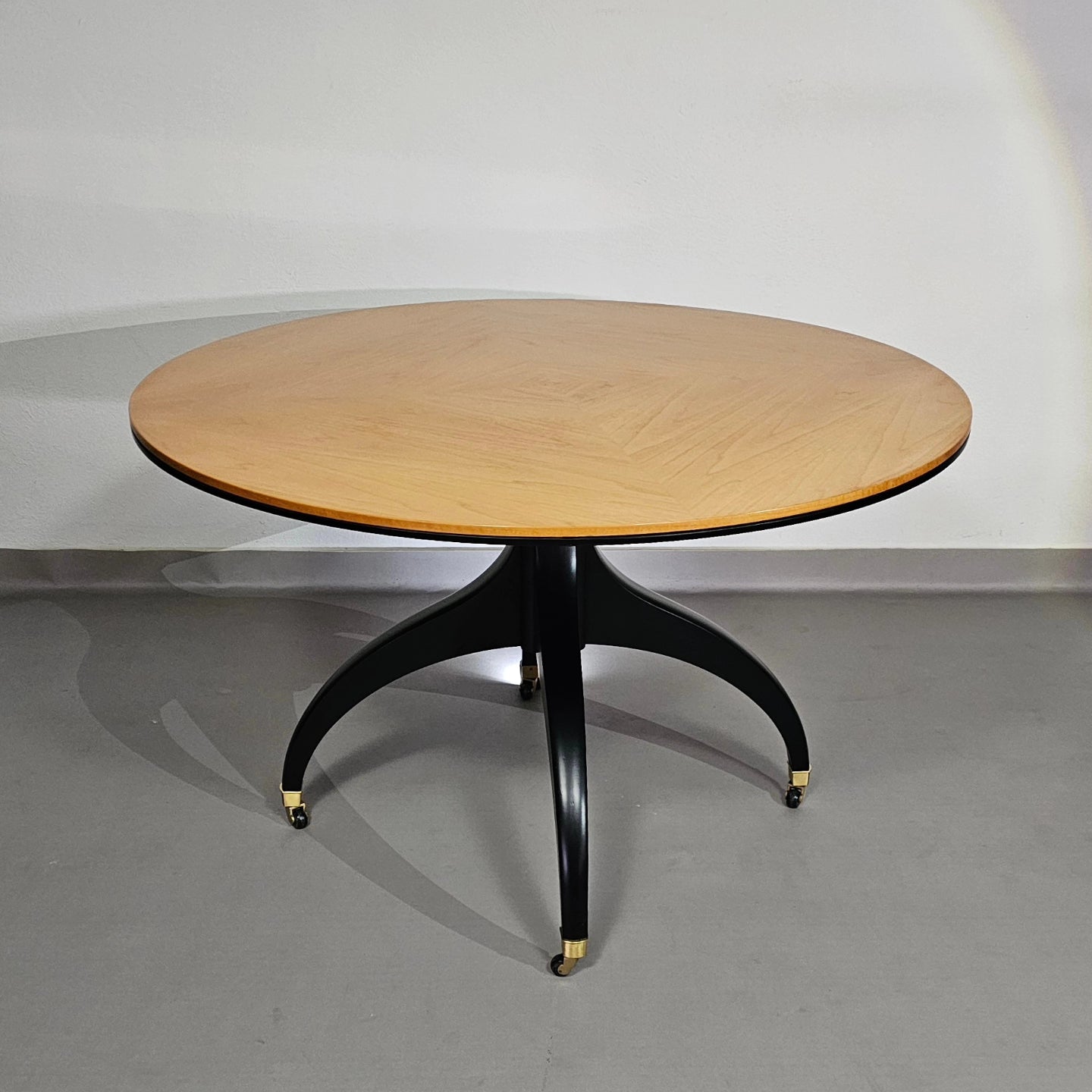 Ronde tafel gesigneerd Giorgetti uit de jaren 80 door Centro Ricerche
