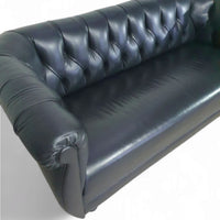 De Rotonda-bank, ontworpen door Anna Gili, is afkomstig van de Mastrangelo-tentoonstelling in 1997 in The Frozen Fountain in Amsterdam