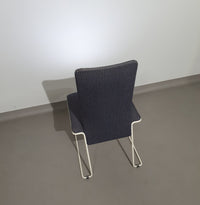 Walter antonis stoelen voor Henny de Jong.