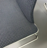 Walter antonis stoelen voor Henny de Jong.