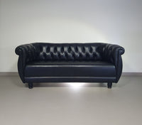 De Rotonda-bank, ontworpen door Anna Gili, is afkomstig van de Mastrangelo-tentoonstelling in 1997 in The Frozen Fountain in Amsterdam