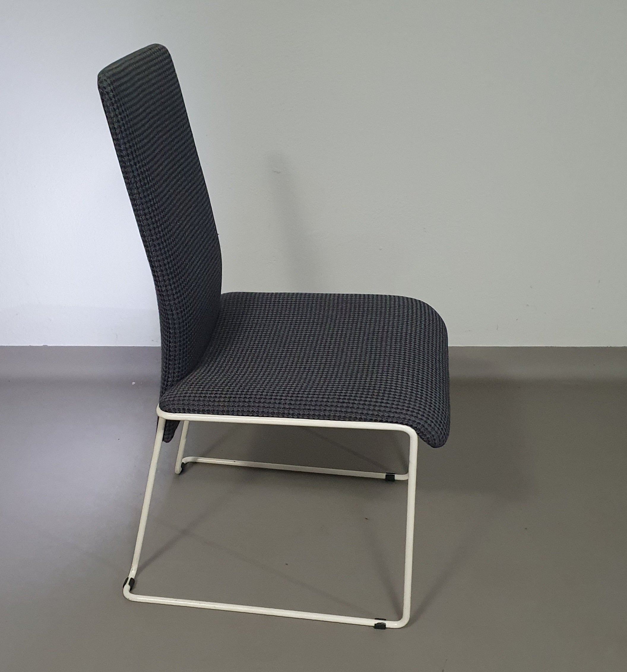 Walter antonis stoelen voor Henny de Jong.