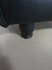 De Rotonda-bank, ontworpen door Anna Gili, is afkomstig van de Mastrangelo-tentoonstelling in 1997 in The Frozen Fountain in Amsterdam