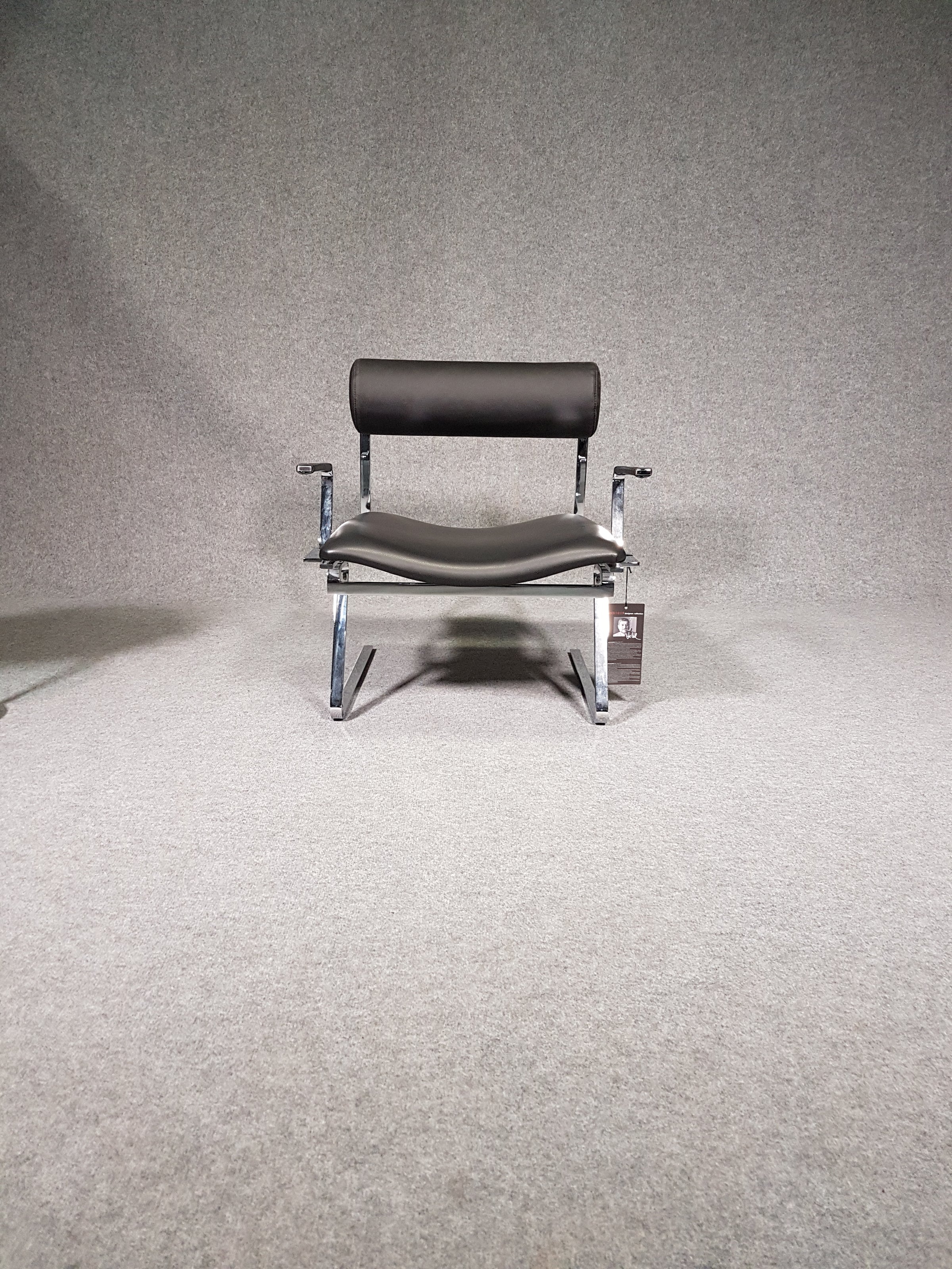 Leather and chrome lounge chair Cricket Plus by Joe Colombo, reissue from ICF International Carnovali - New