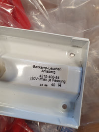 3x Bankamp Leuchten schansen/wandlampen jaren 80
 
Wit glas / glas met een laagje koper.
 breed 22 x hoogte 49 x diepte 10 cm
 #bankampluiten