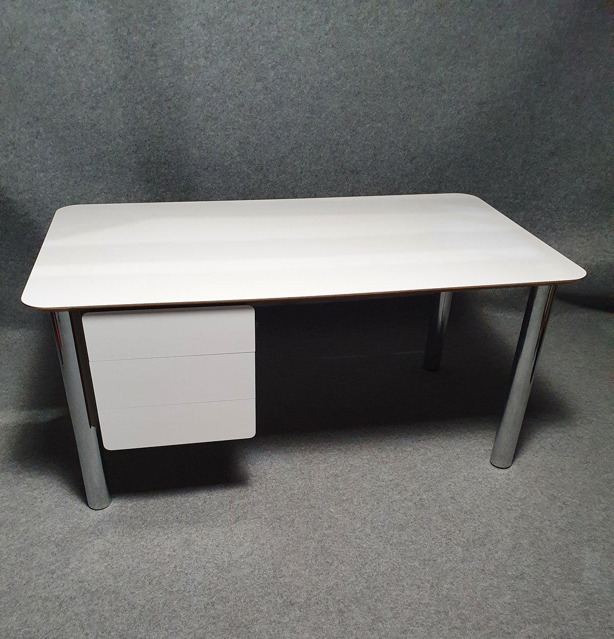 Rare Jan des Bouvrie desk uit het Desq Tafel / Bureau programma 1970's by Pastoe.