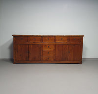 Spaans kastanjehouten dressoir
 Antiqu bar toonbank. Slager bar toonbank