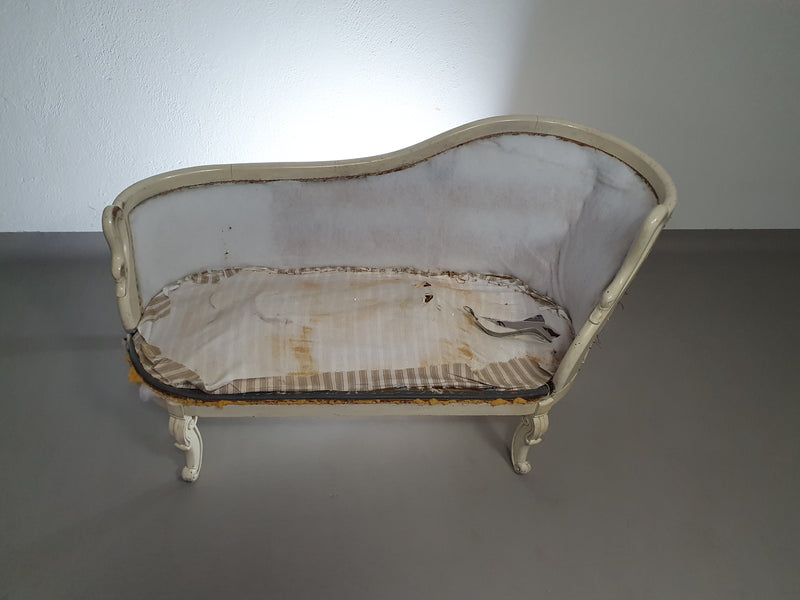 Prachtige oude Art Nouveau, onafgewerkte Franse canapé/chaise longue met zwanenhals armleuningen