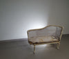 Prachtige oude Art Nouveau, onafgewerkte Franse canapé/chaise longue met zwanenhals armleuningen