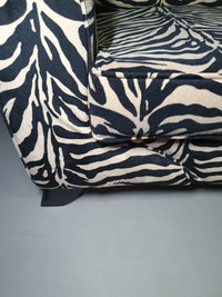 Zware 80's zebra print bank. Zeer goede staat.