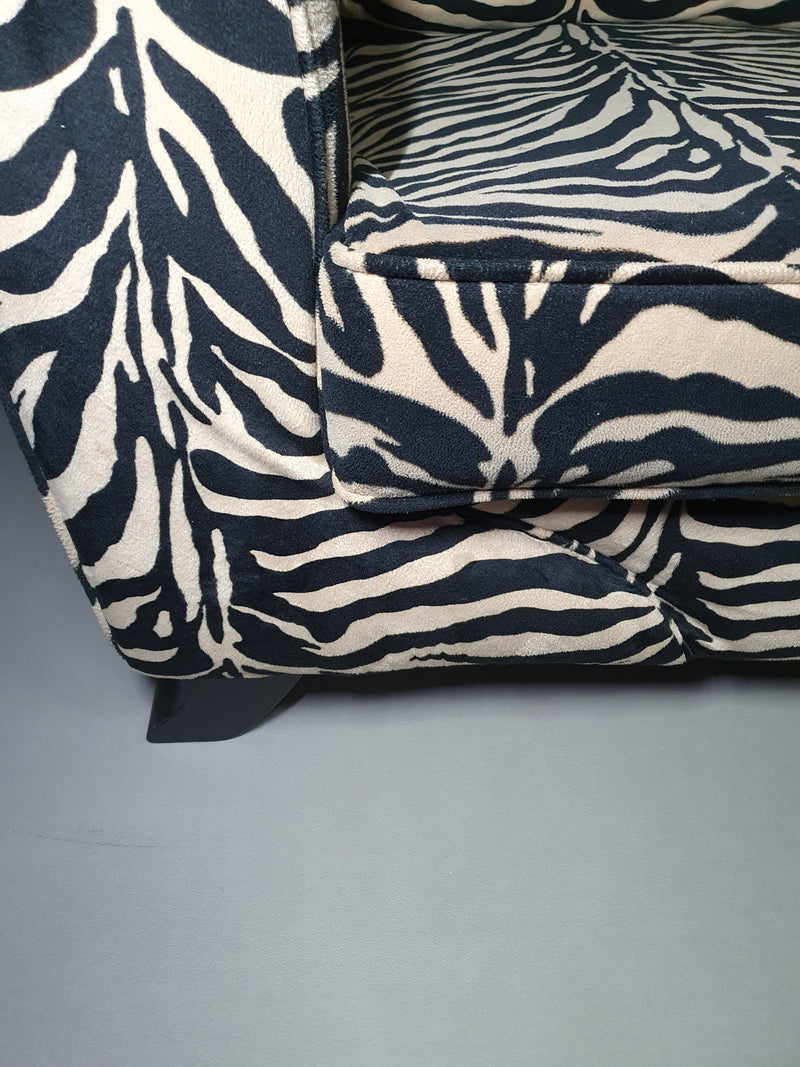 Zware 80's zebra print bank. Zeer goede staat.