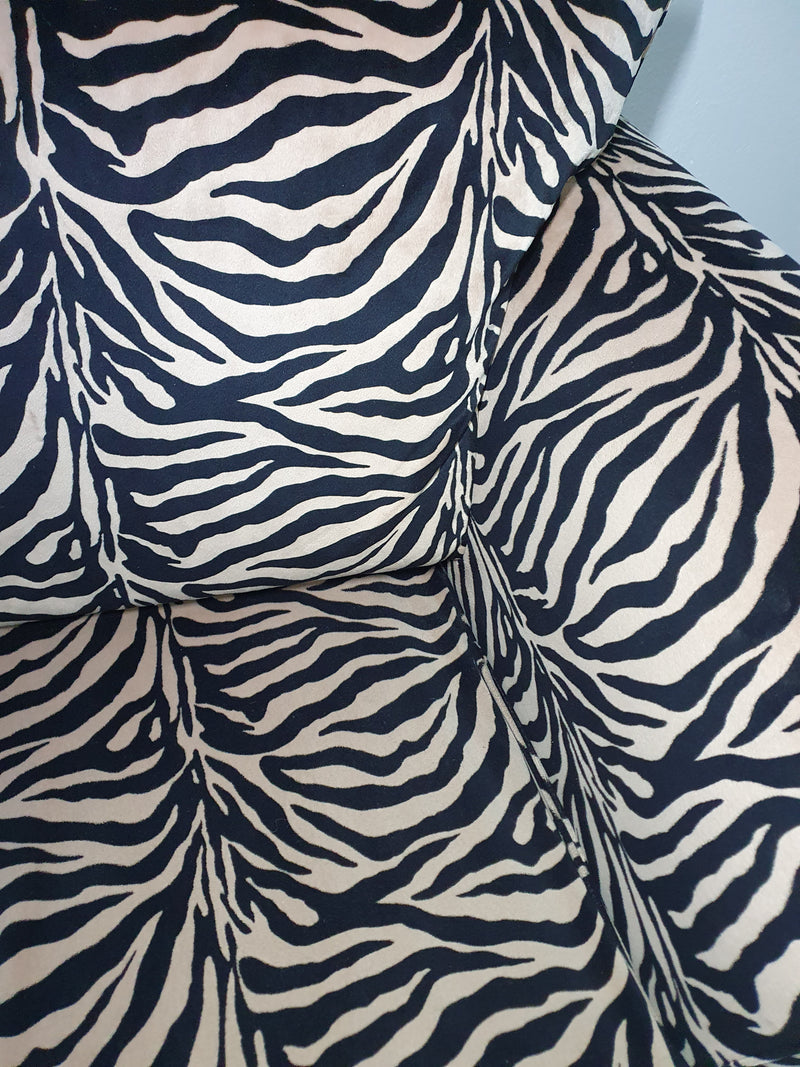 Zware 80's zebra print bank. Zeer goede staat.