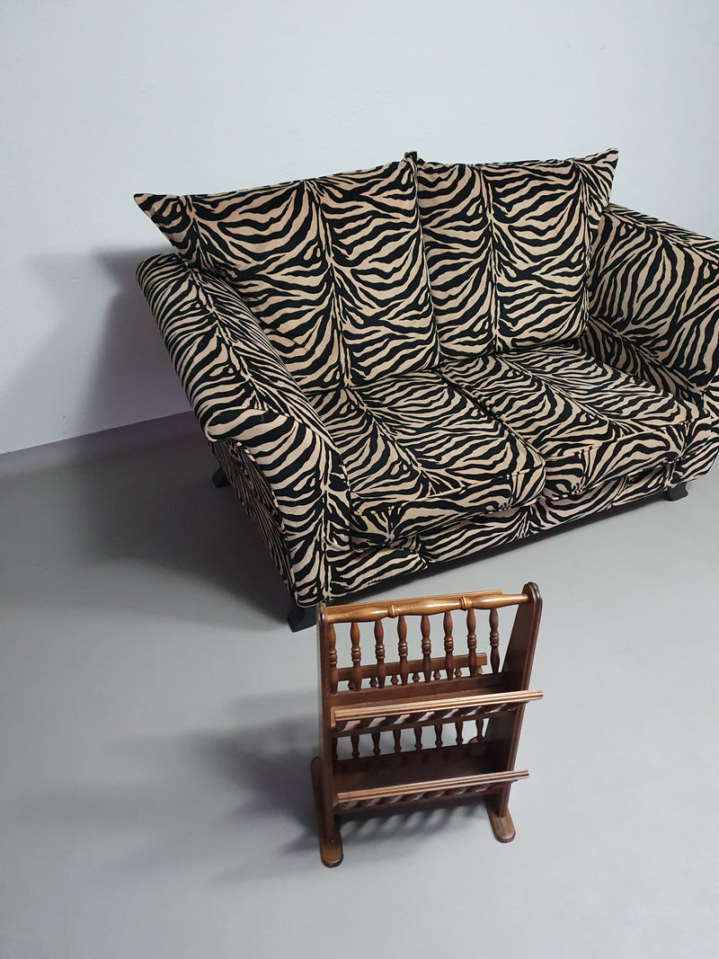 Zware 80's zebra print bank. Zeer goede staat.