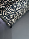 Zware 80's zebra print bank. Zeer goede staat.