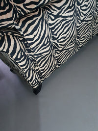 Zware 80's zebra print bank. Zeer goede staat.
