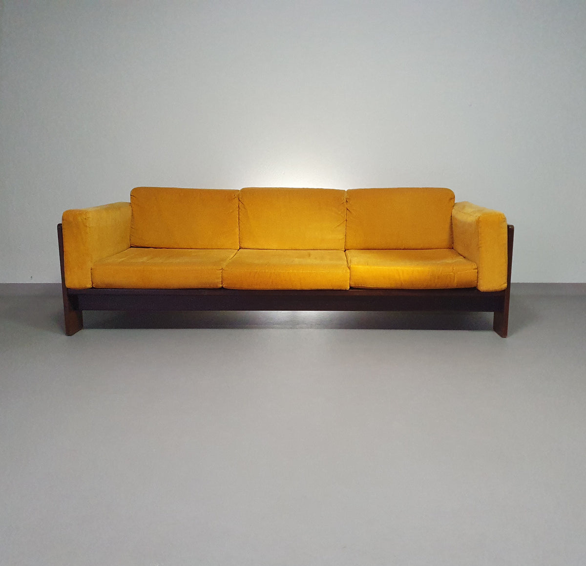 3 Seater Bastiano Sofa by Afra & Tobia Scarpa for Gavina 60s / original Corduroy upholstery. Very good condition.