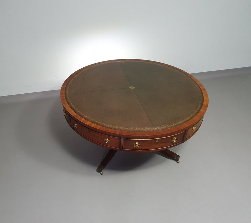 Mahoniehouten Victoriaanse "Heldense" salontafel / trommeltafel met leren blad op messing wielen. Jaren '80