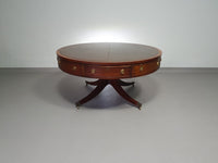 Mahoniehouten Victoriaanse "Heldense" salontafel / trommeltafel met leren blad op messing wielen. Jaren '80