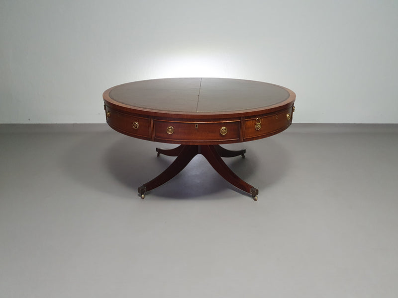 Mahoniehouten Victoriaanse "Heldense" salontafel / trommeltafel met leren blad op messing wielen. Jaren '80