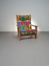 Fauteuil uit Frankrijk, daterend uit de jaren 60. Het frame is gemaakt van grenen en verkeert in originele, goed gepresenteerde staat. Ontwerper (voor zover bekend) onbekend.