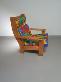 Fauteuil uit Frankrijk, daterend uit de jaren 60. Het frame is gemaakt van grenen en verkeert in originele, goed gepresenteerde staat. Ontwerper (voor zover bekend) onbekend.