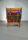 Fauteuil uit Frankrijk, daterend uit de jaren 60. Het frame is gemaakt van grenen en verkeert in originele, goed gepresenteerde staat. Ontwerper (voor zover bekend) onbekend.