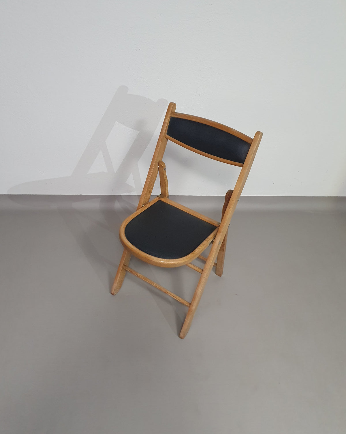 Vintage midcentury folding chair