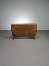 Vintage Franse papercordbank met een metalen frame