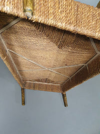 Vintage Franse papercordbank met een metalen frame