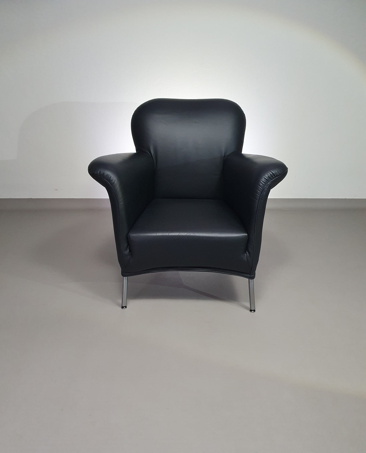 3 x rare Fauteuil/ model Turn /black leather / Bert Plantagie in mint condition.