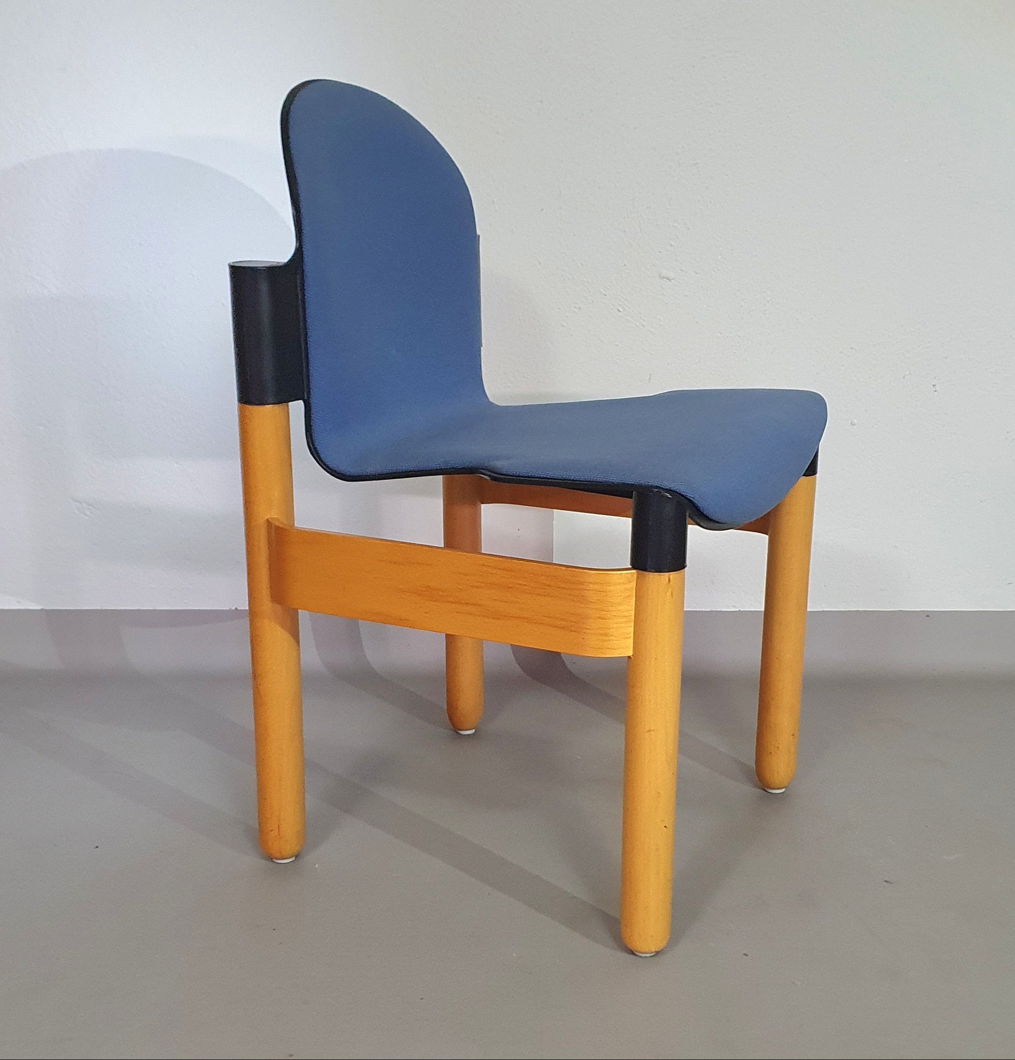 17 x Thonet Flex 2000 by Gerd Lange – Logohuman