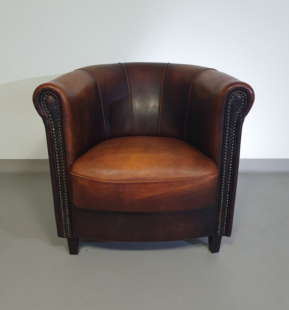 2 x Beautiful subtly designed sheep leather club chair from the Joris brand