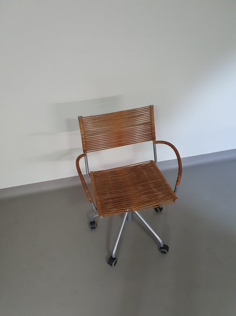 PIERANTONIO BONACINA / Agnoli BUREAUSTOEL MISS B4, Italië
