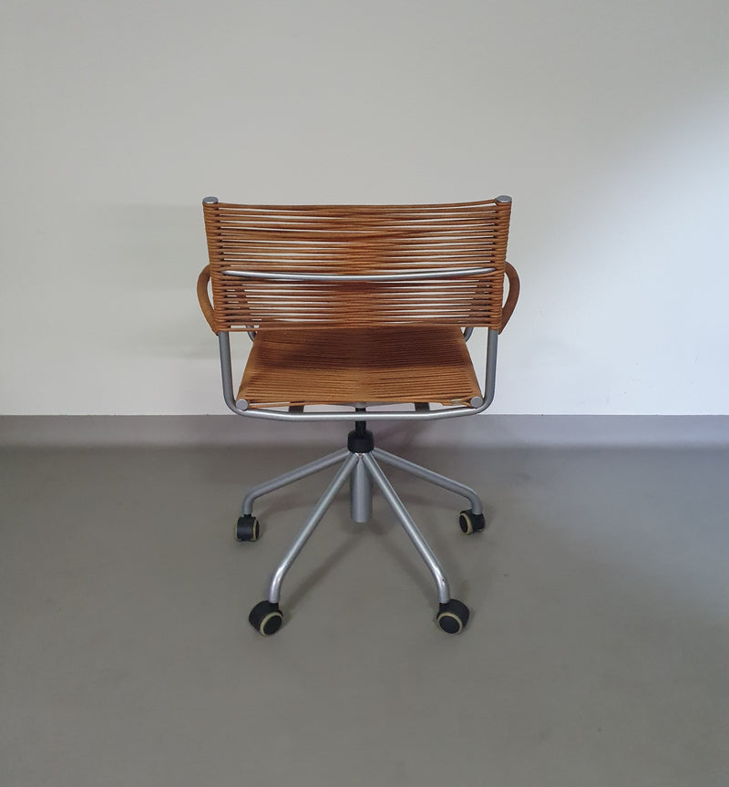 PIERANTONIO BONACINA / Agnoli BUREAUSTOEL MISS B4, Italië