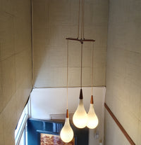 Holmegaard - Michael Bang - driehoekige Raindrop hanglamp / pendel - Opaal wit / opaal wit - Teak - Midcentury design
 Cluster hanglamp