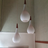 Holmegaard - Michael Bang - driehoekige Raindrop hanglamp / pendel - Opaal wit / opaal wit - Teak - Midcentury design
 Cluster hanglamp