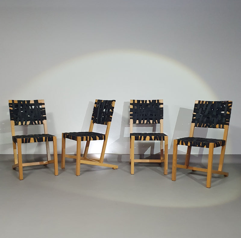 4 x Gispen Richard Hutten designed this chair in 2004 for the Grand Cafe of the Gemeente Museum in The Hague.