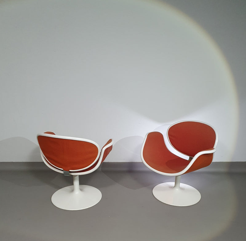 Pierre Paulin first edition tulip set. 2 x chairs and side table. Little tulip chairs F545  #pierrepaulin #tulipchairpaulin #littletulipchair #firsteditiontulipchairpaulin #littletulipchair #littletulipchair1steditionartifort