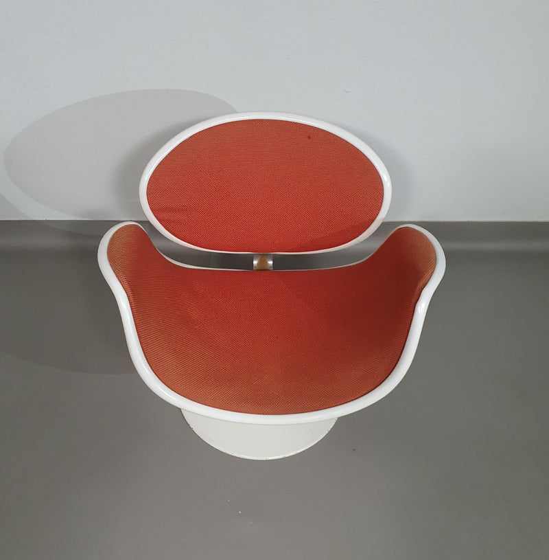 Pierre Paulin first edition tulip set. 2 x chairs and side table. Little tulip chairs F545  #pierrepaulin #tulipchairpaulin #littletulipchair #firsteditiontulipchairpaulin #littletulipchair #littletulipchair1steditionartifort