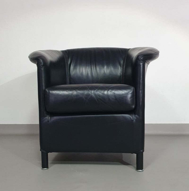 Aura stoelen / zwart leer van Paolo Piva voor Wittmann 1980