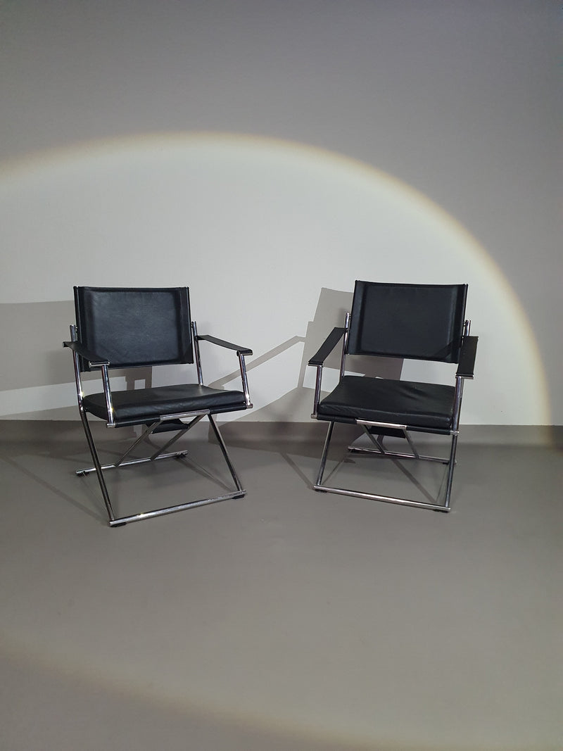 2 leren chromen klapstoelen