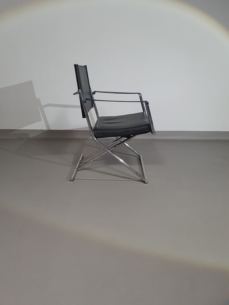 2 leren chromen klapstoelen