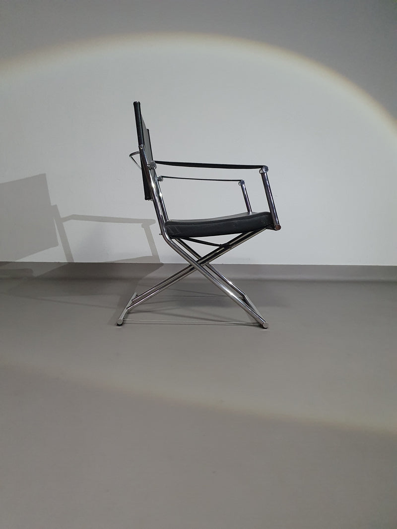 2 leren chromen klapstoelen