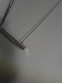2 leren chromen klapstoelen