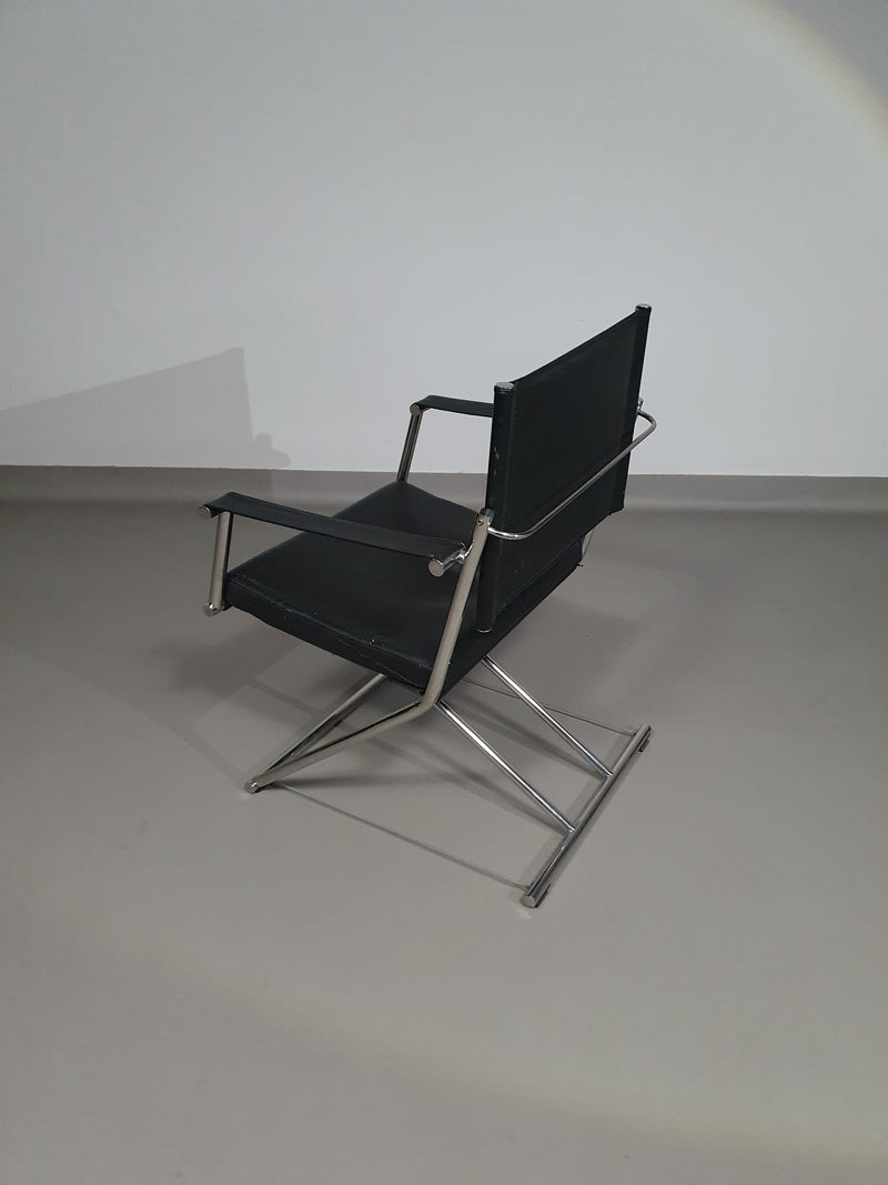 2 leren chromen klapstoelen