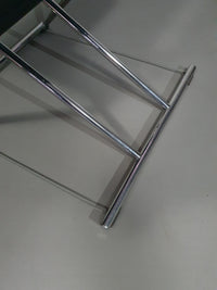 2 leren chromen klapstoelen