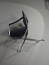 2 leren chromen klapstoelen
