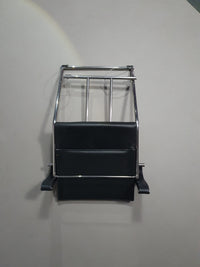 2 leren chromen klapstoelen