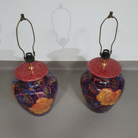 Handgedraaide keramische / geglazuurde vaaslamphouders jaren 70 (waarschijnlijk Frans)
 Hoogte / vaas 40 cm
 Diepte / 32 cm
 Totale hoogte 74 cm